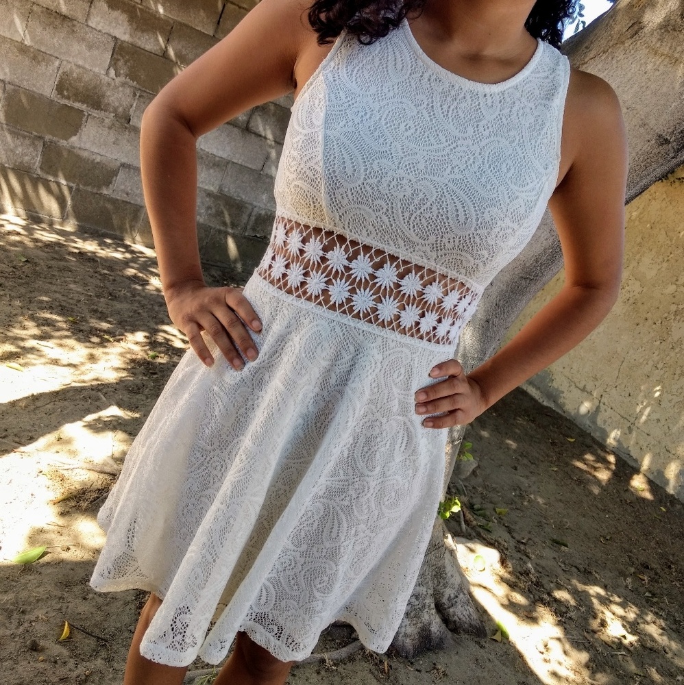 👒 4/$28 Full Tilt Peekaboo Dress 👒